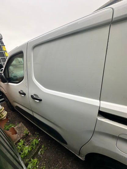 ✅Citroen Berlingo 650 1.5 Diesel 2020 Left Side Sliding Door Bare White Warranty - Image 1