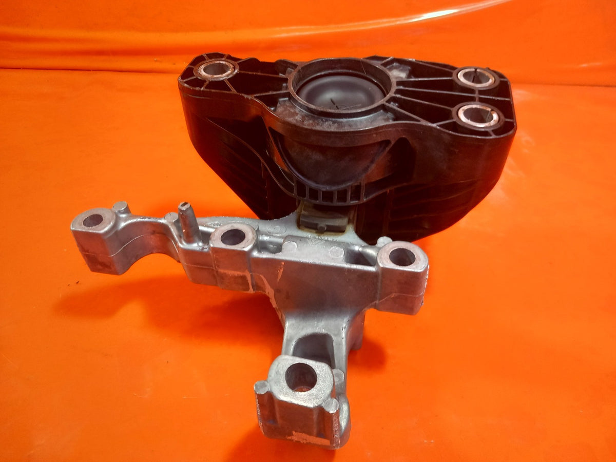 2025 Renault Kangoo MK3 Engine Mount Right Side 112320940R Warranty A408 - Image 5