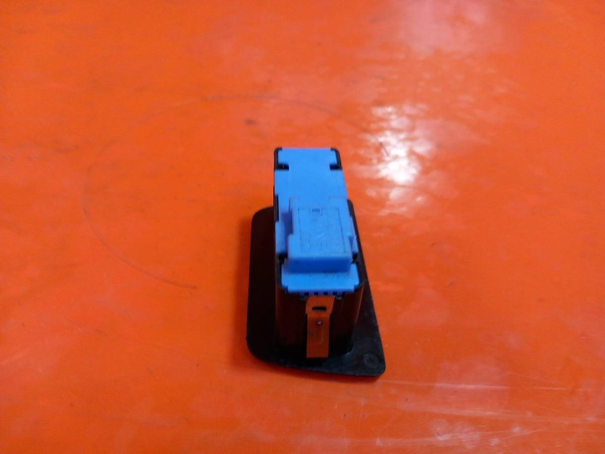 2018 BMW 2 Series F56 F46 F45 Tailgate Open Switch 9275119 Warranty A036 - Image 6