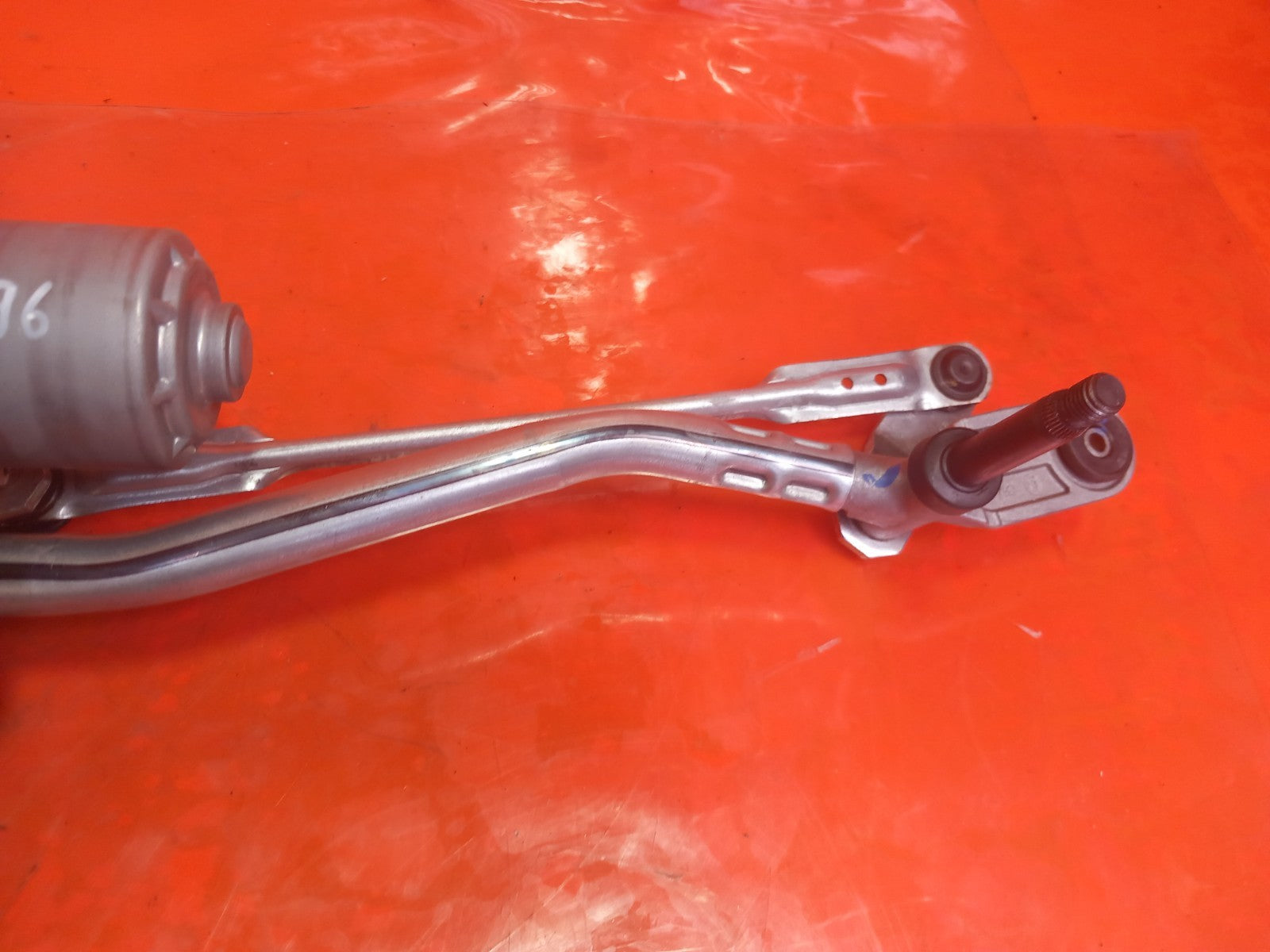 Land Rover Defender L663 3.0 Diesel 2025 Front Wiper Linkage and Motor Warranty - Image 5