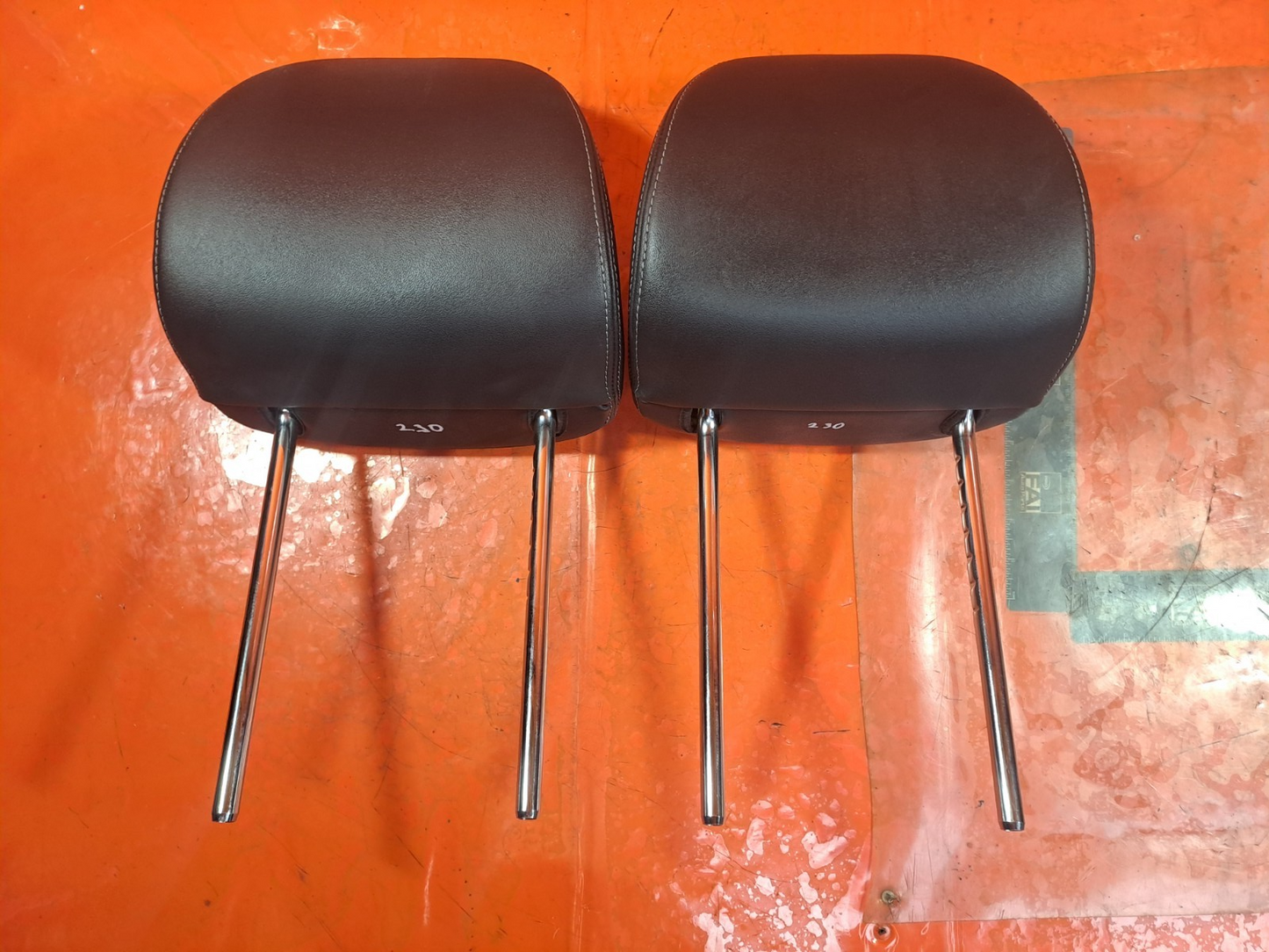 ✅2017 SSANGYONG TIVOLI EX FRONT LEFT & RIGHT HEADREST PAIR + WARRANTY A230 - Image 1