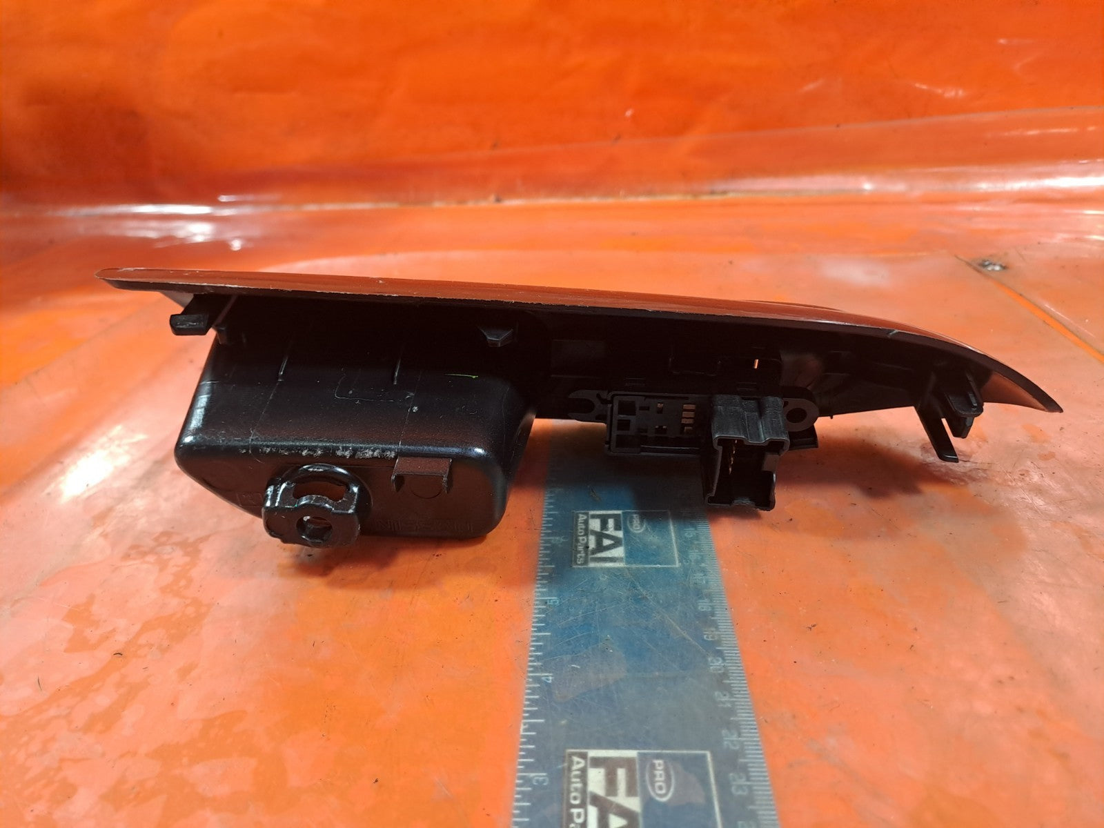 ebay-src:https://i.ebayimg.com/00/s/mtiwmfgxnjaw/z/fcgaaeswfnhppbn2/$_57.jpg