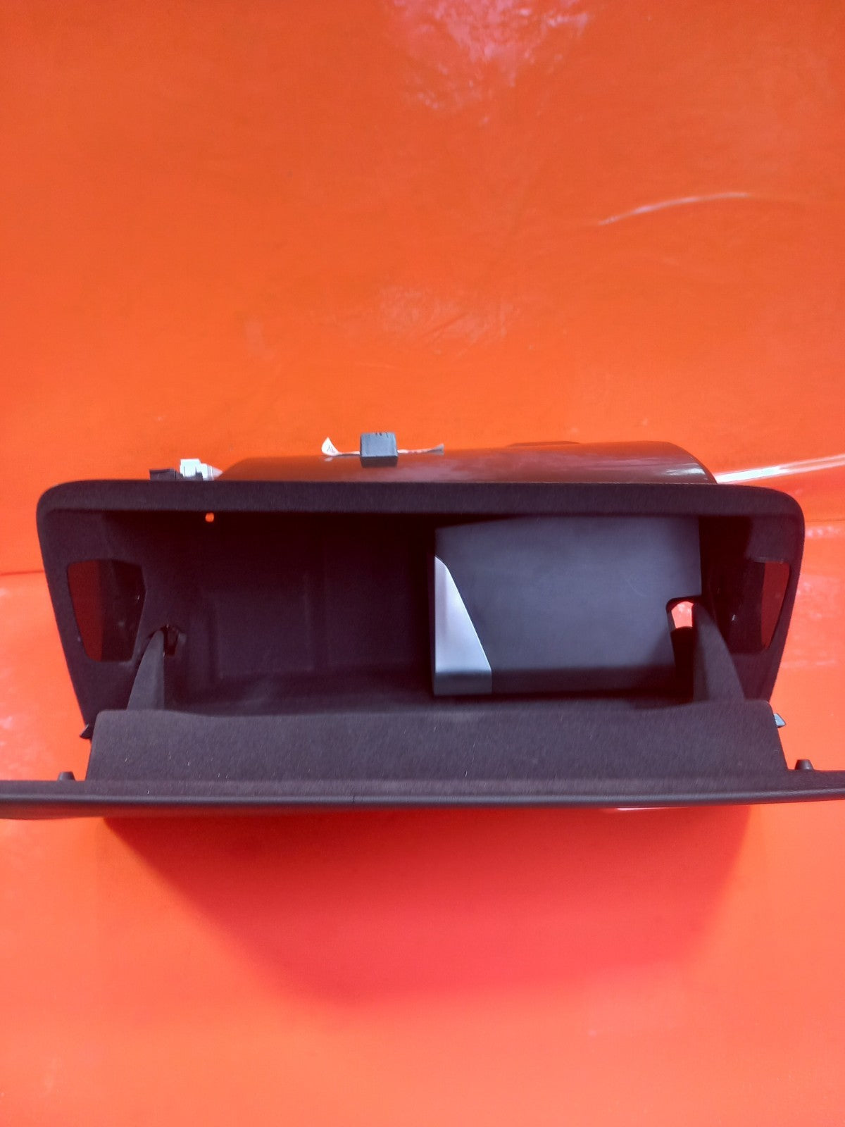 BMW X5 G05 3.0 Petrol 2025 Glove Box Storage Compartment 9399720 3399252 9313574 - Image 6