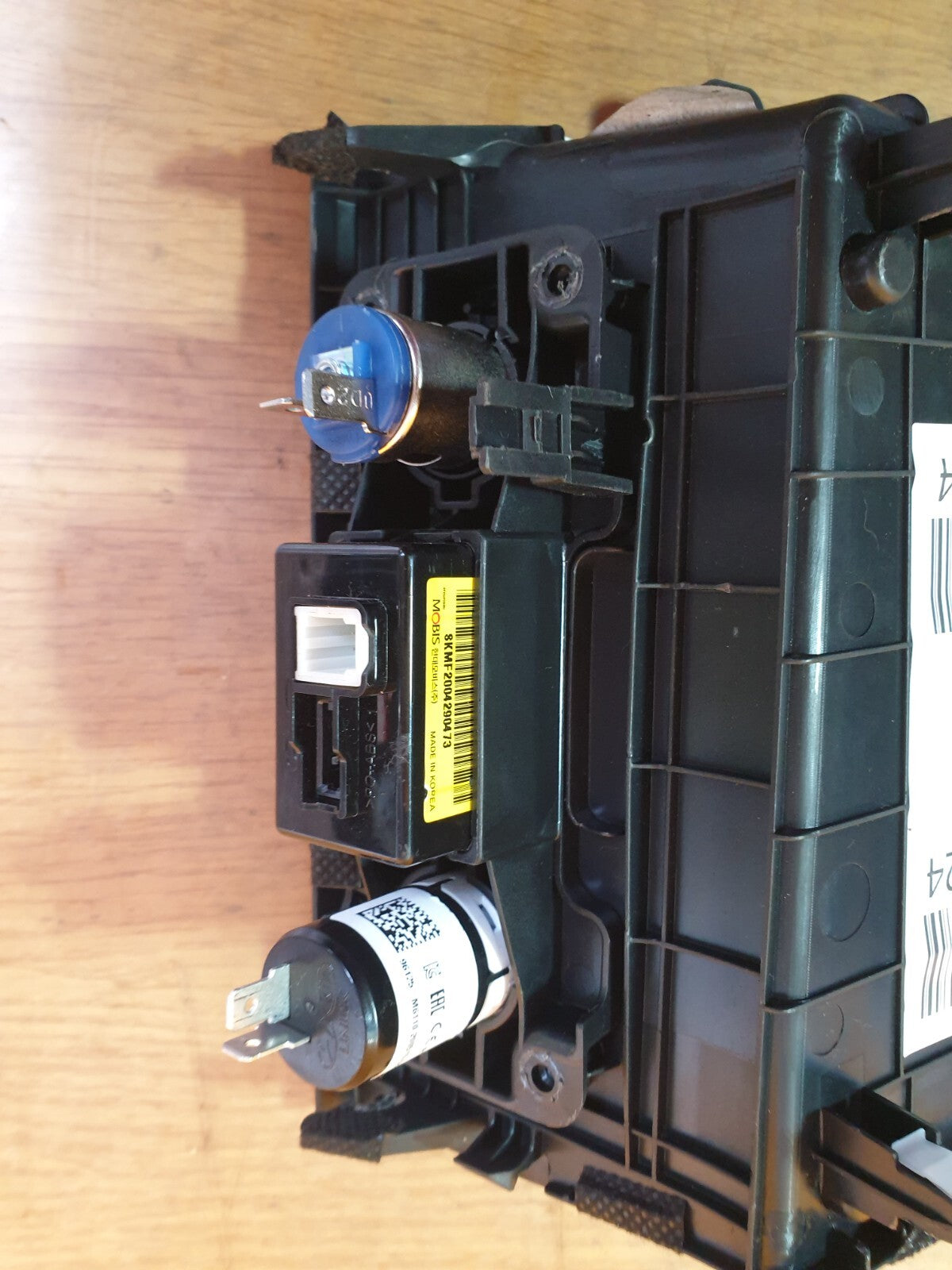 ✅Kia Niro 2 S-A 1.6 Petrol 2020 USB PORT AUX SOCKET CONSOLE TRIM 84632-G5900 - Image 8