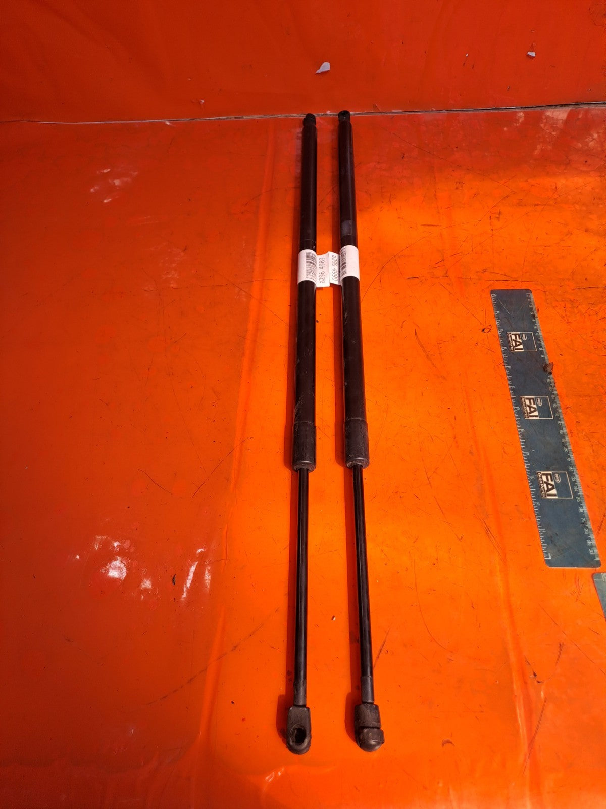 ✅2017 FORD GALAXY MK4 2.0 TDCi TAILGATE STRUTS PAIR EM2B-U406A11-AF + WARRANTY - Image 1