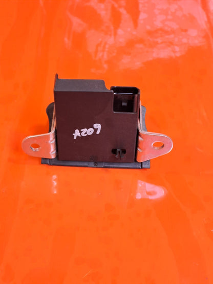 ✅2023 CUPRA BORN V2 EV TAILGATE BOOT LOCK 131817 + WARRANTY A209 - Image 2