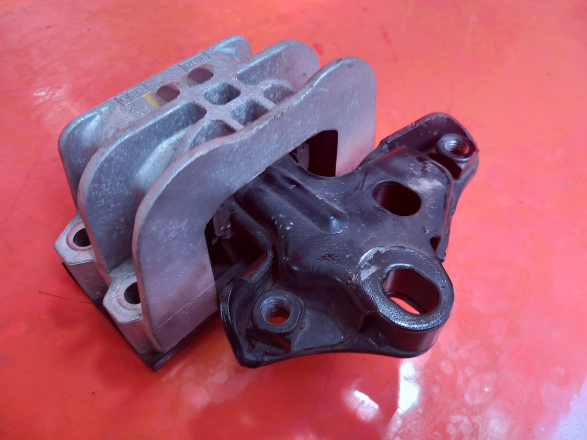 Ford Tourneo Custom 2.2 Diesel 2015 Engine Mount Left Side BK217M124BA Warranty  - Image 2