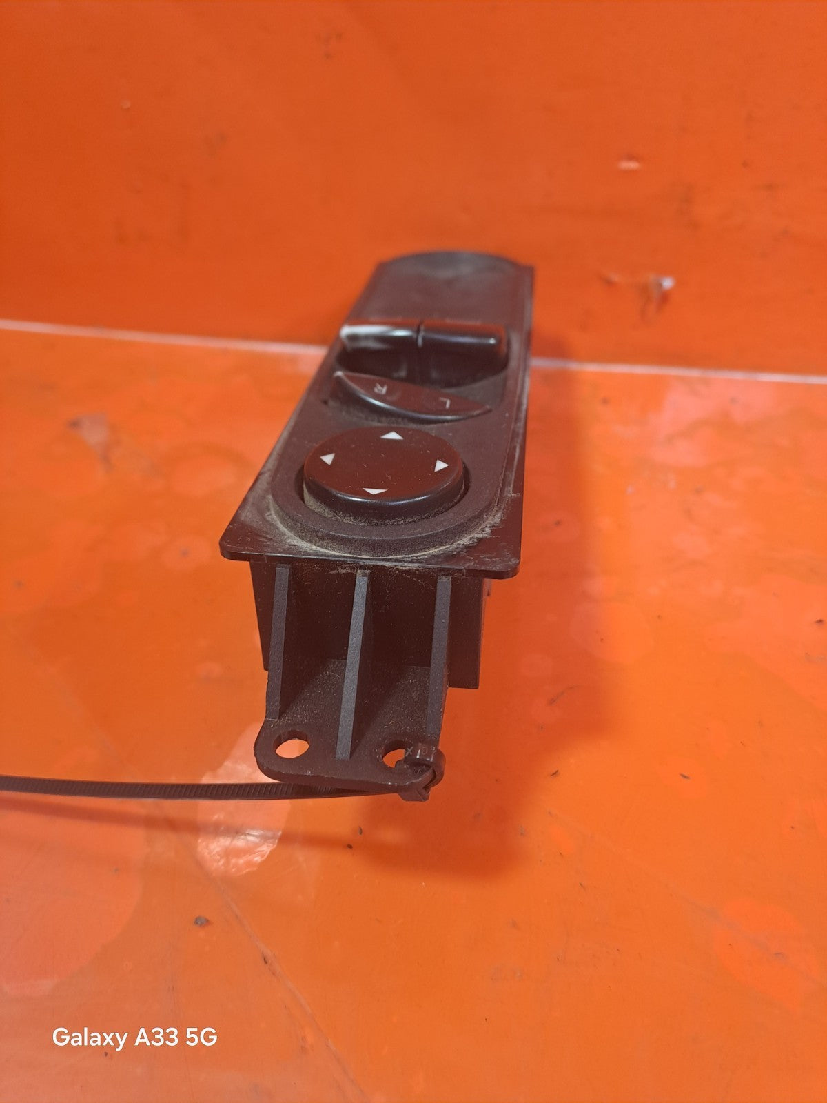 ✅Volkswagen Crafter CR35 2015 2.0 Diesel FRONT RIGHT DOOR WINDOW SWITCHES A275 - Image 5