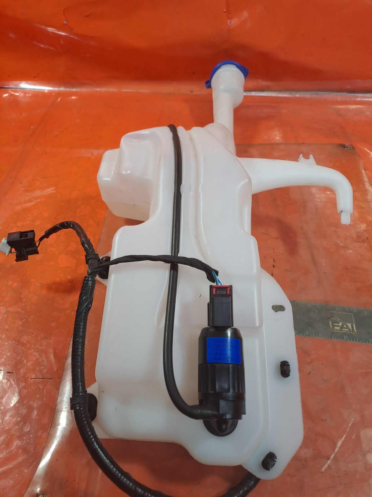 ✅2024 FORD TRANSIT COURIER WINDSCREEN WASHER FLUID BOTTLE TANK R2X6-17B613-AB - Image 10