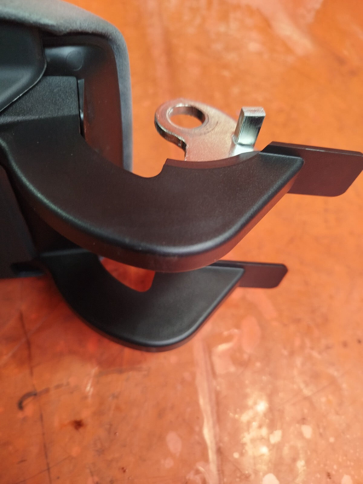 ✅CUPRA BORN V2 Ev 2023 CENTRE CONSOLE ARMREST Warranty A272 - Image 9