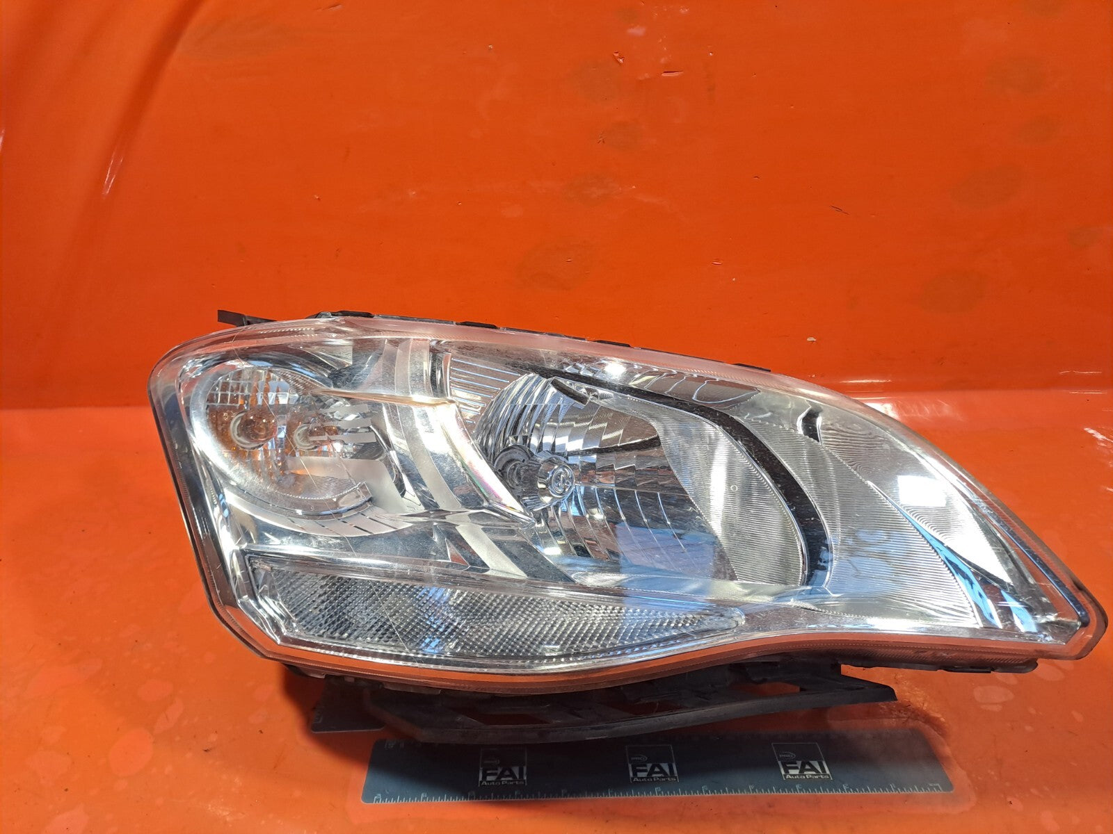 ✅2011 SSANGYONG KORANDO ES FRONT RIGHT HEADLIGHT + WARRANTY A174 - Image 1
