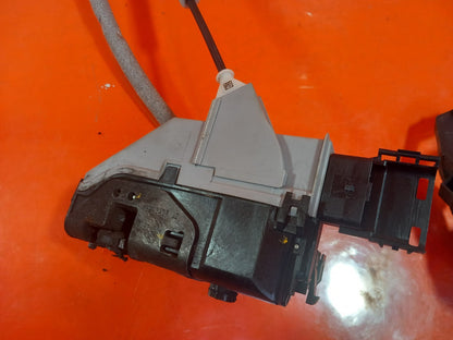 ✅2020 Vauxhall Vivaro 2900 Left Sliding Door Lock Mech PSA084174 + Warranty A380 - Image 3
