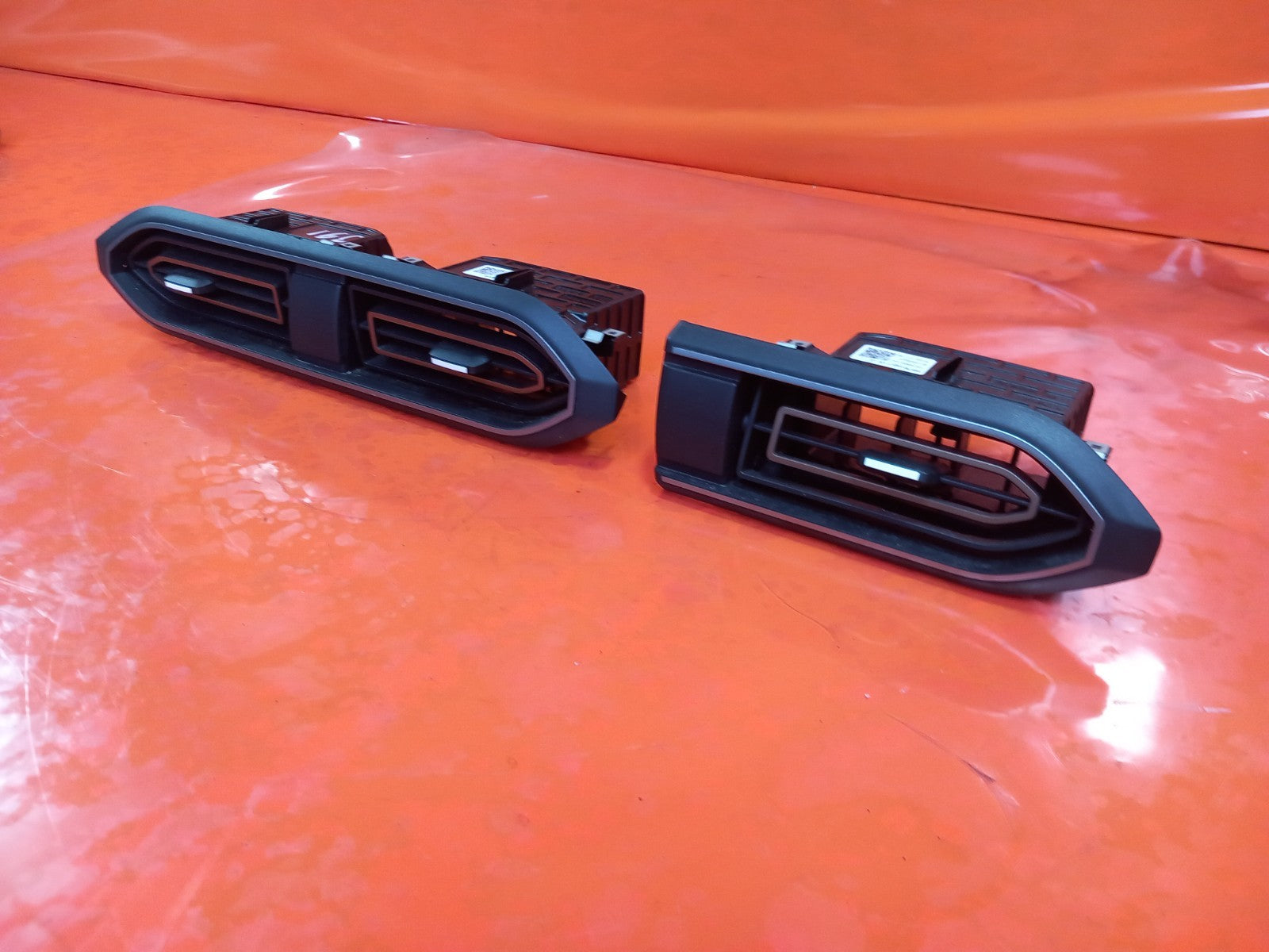 2024 Dacia Jogger Front Left and Middle Air Vents 687606191R Warranty A391 - Image 3