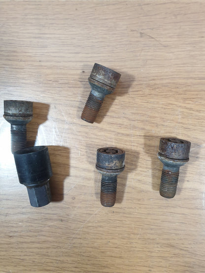 MERCEDES B CLASS W246 1.8 DIESEL 2012 LOCKING WHEEL NUTS Warranty A211 - Image 4