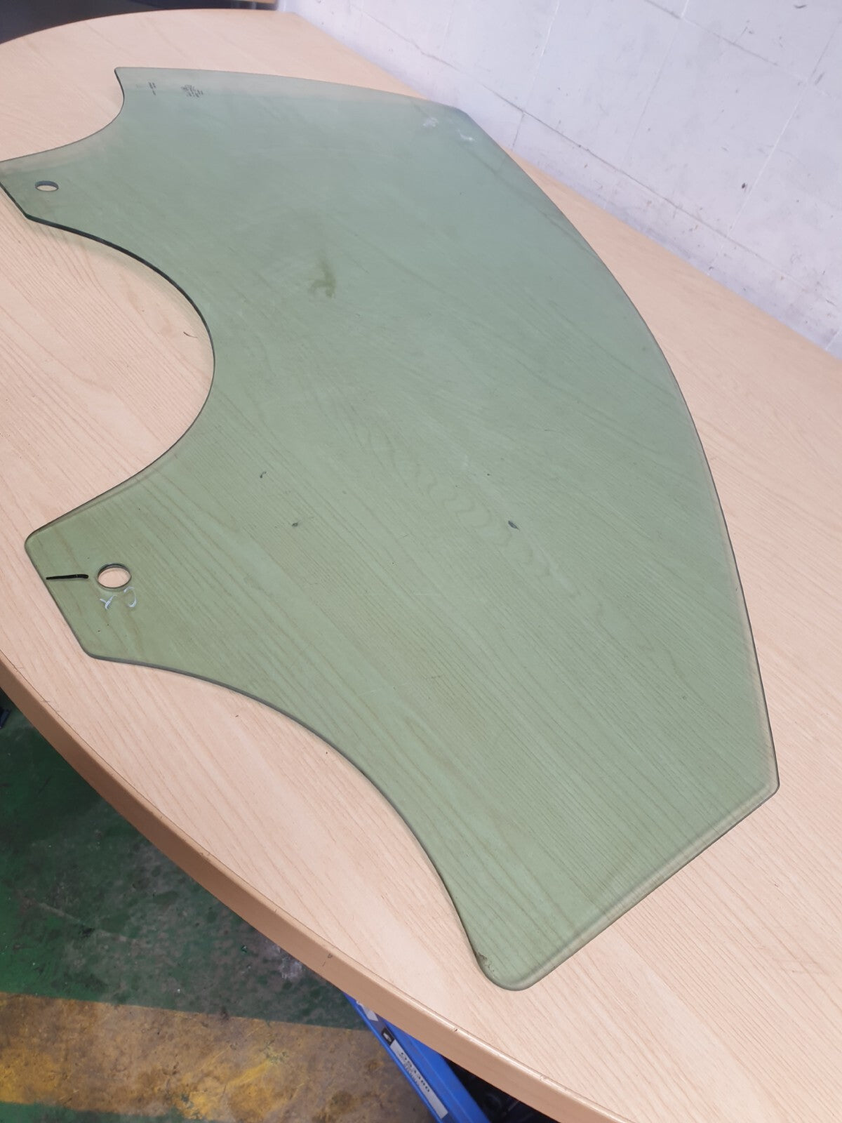 2020 SKODA KAROQ 1.0 TSI PETROL DOOR WINDOW GLASS FRONT RIGHT 575845202 A045 - Image 4