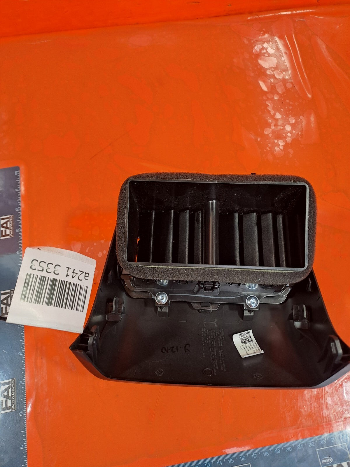 ✅2018-2025 TESLA MODEL 3 REAR AIR VENTS WITH USB 1546129-00-D + WARRANTY A241 - Image 3