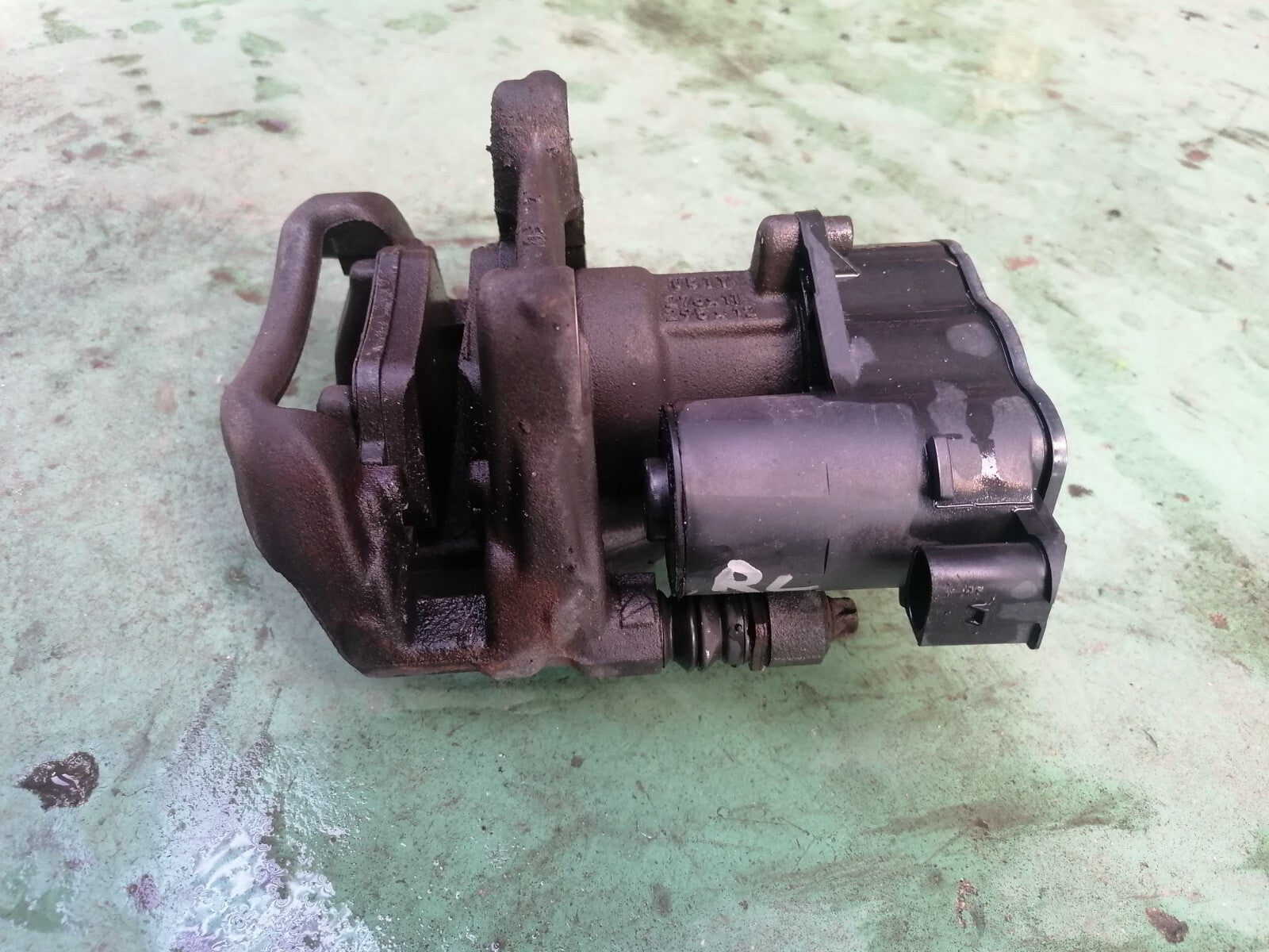 ✅2020 MERCEDES A CLASS W177 1.3P REAR LEFT BRAKE CALIPER A2474230800 A050 - Image 3