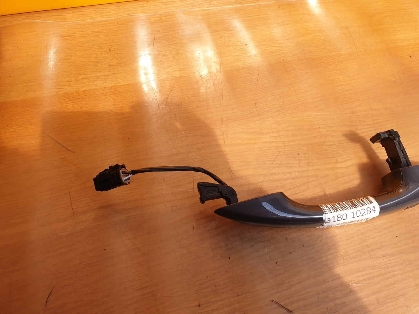 HYUNDAI I20 ULTIMATE 1.0 PETROL 2023 LEFT KEYLESS SMART DOOR HANDLE Warranty - Image 4
