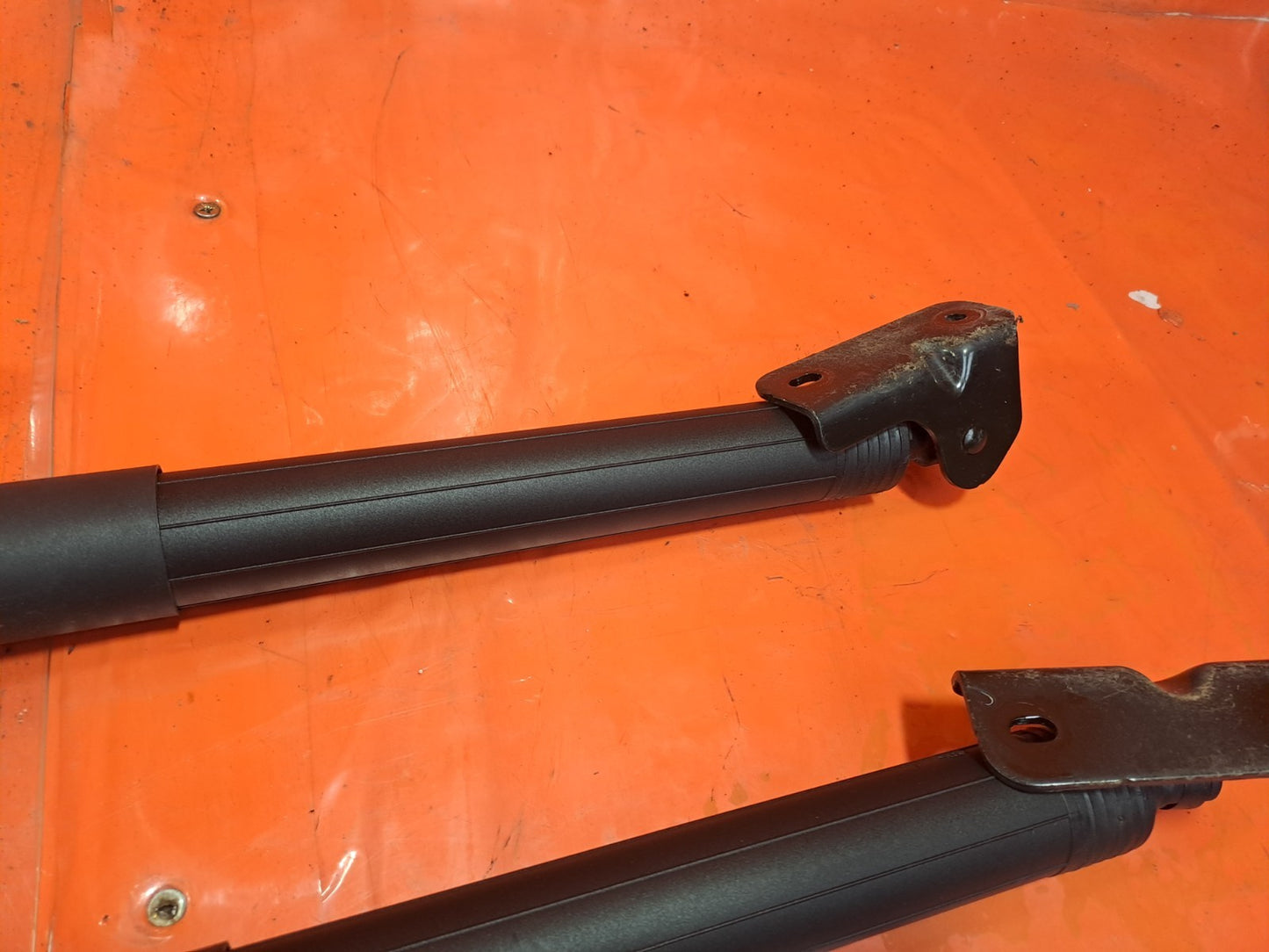 ✅2019 Ford Focus MK4 ST-Line Tailgate Strut Pair JX7B-N404C84-AD + Warranty A354 - Image 6