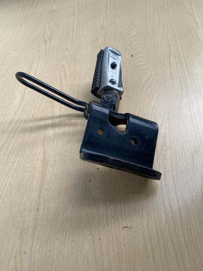 ✅Yamaha XVS 1300 C 1.3 Petrol 2015 Front Left Foot Rest Peg Warranty A031 - Image 7