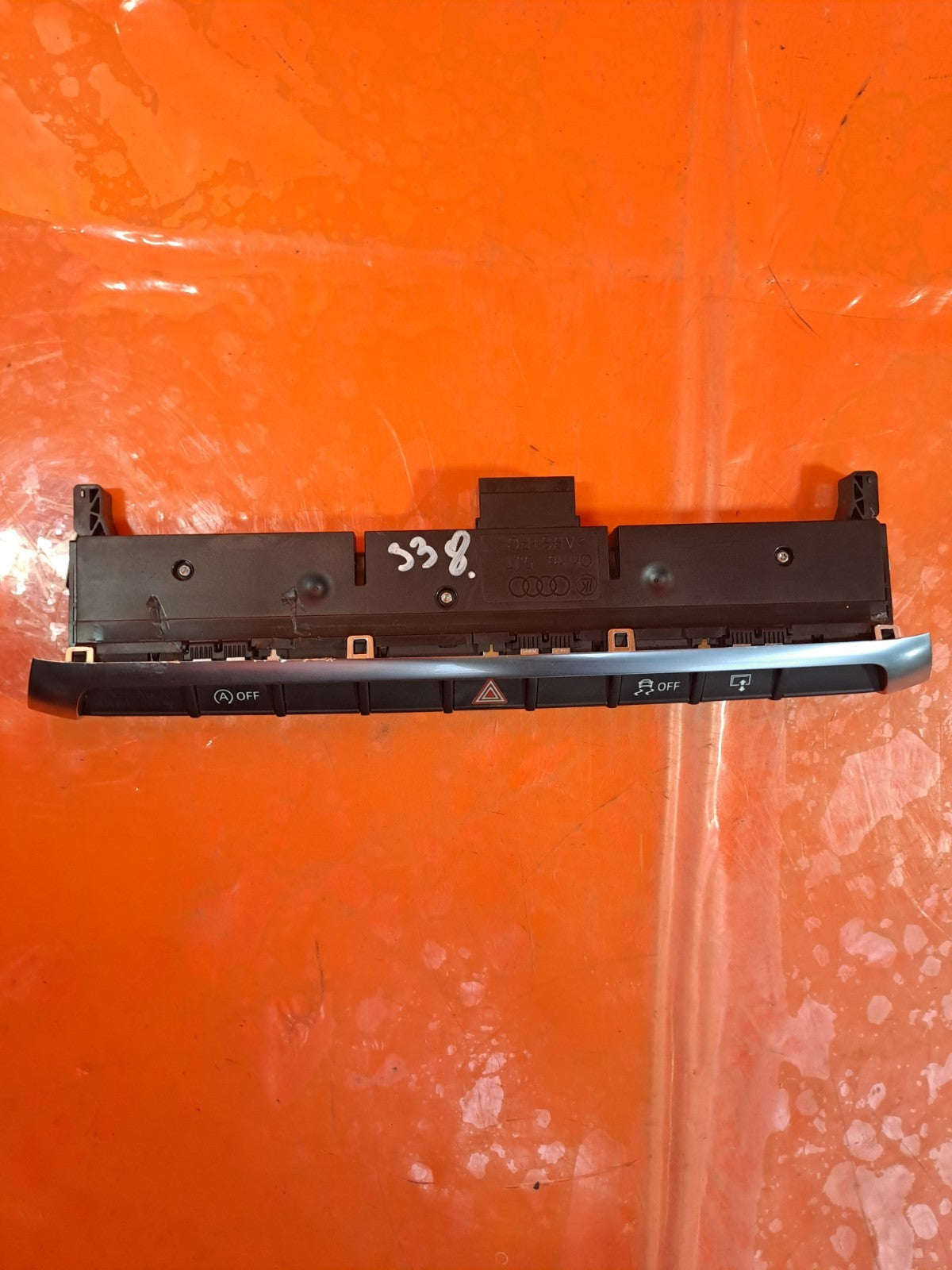 ✅AUDI A3 1.6 DIESEL 2013 HAZARD TRACTION SCREEN SWITCH PANEL 8V0925301AT A338 - Image 5