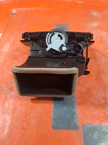 ✅FORD KUGA ST-LINE 2.5 PETROL 2025 REAR CENTRE AIR VENT LJ6B19C570A Warranty - Image 3