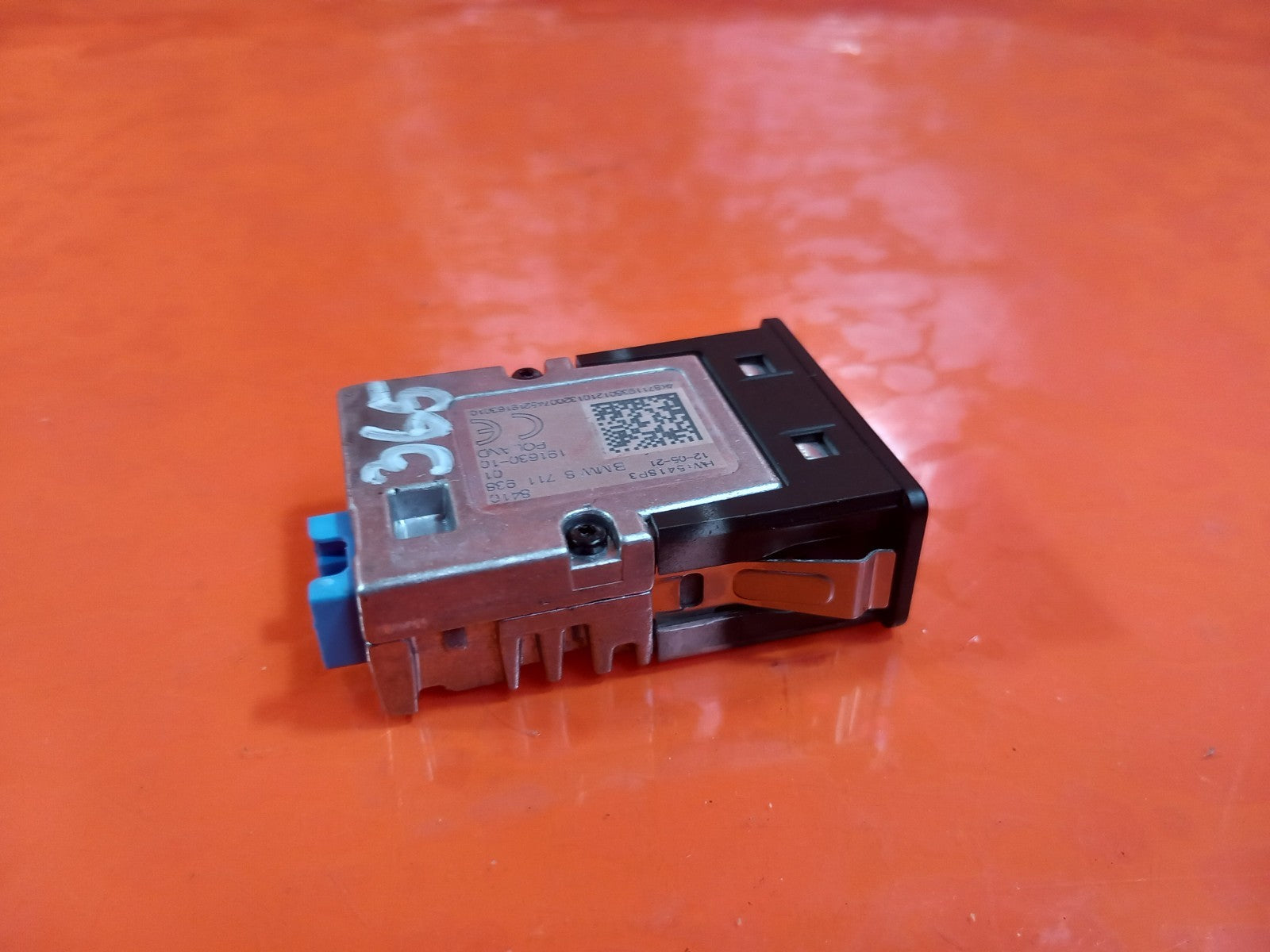 BMW F40 116D 1.5 Diesel 2021 Dual USB Port Charging Socket 8711938 Warranty A365 - Image 5