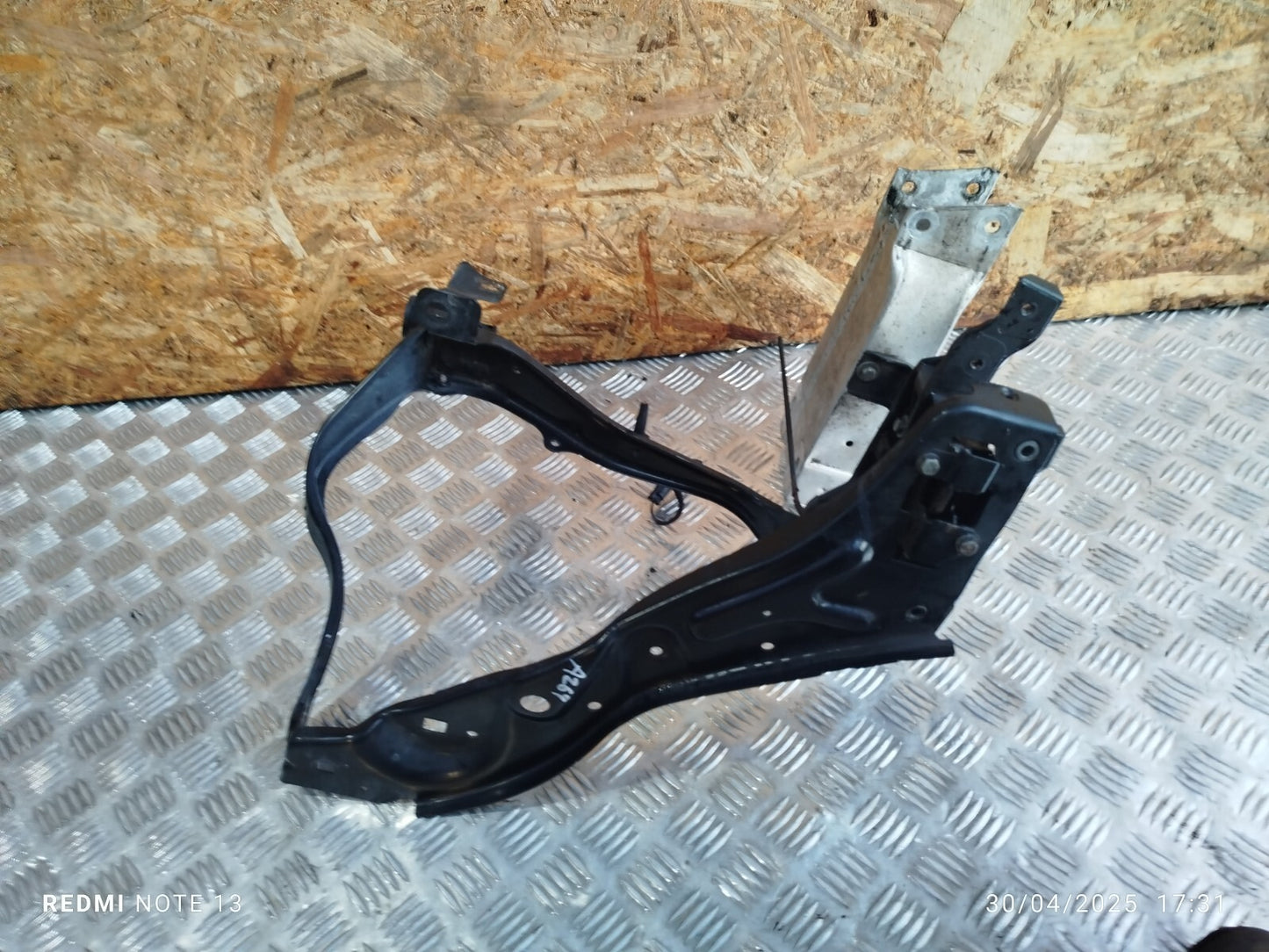 ✅MERCEDES E250 W212 2.1 DIESEL 2011 FRONT LEFT HEADLIGHT BRACKET A212620021 A269 - Image 4