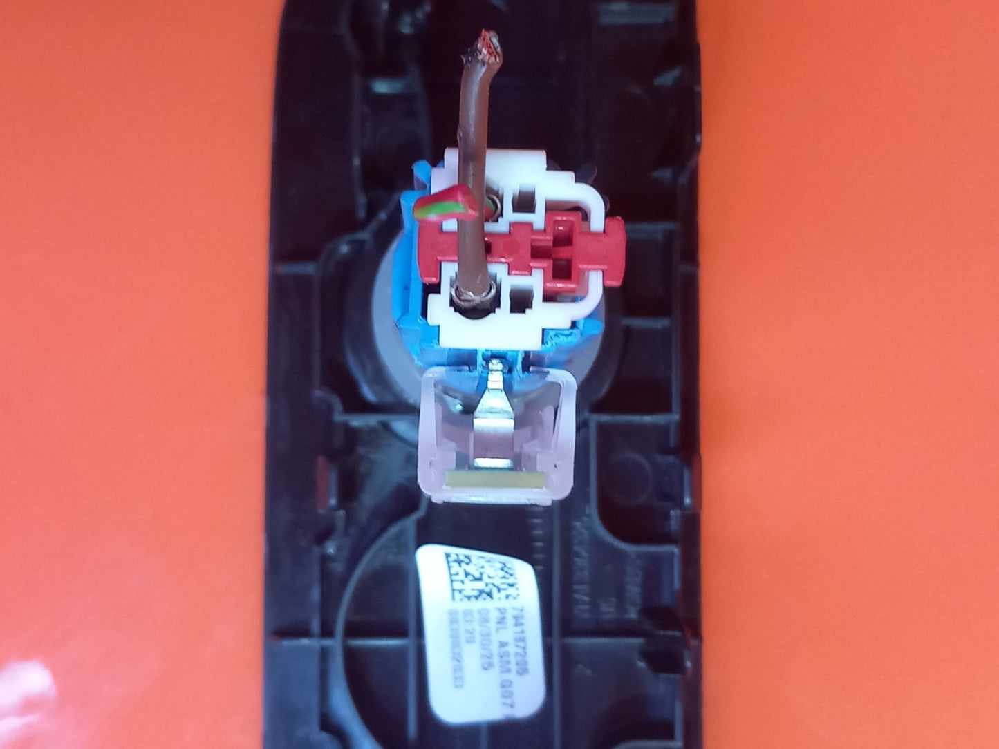 BMW X5 G05 3.0 Petrol 2025 Center Console Auxiliary Power Outlet Cig Lighter - Image 10