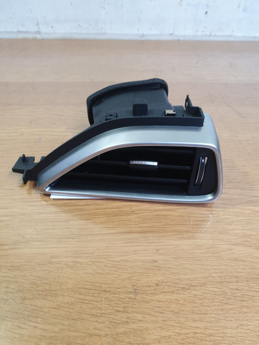 ✅JAGUAR F-PACE X761 3.0 PETROL 2017 DASHBOARD AIR VENT RIGHT HX73018B08AE A196 - Image 2