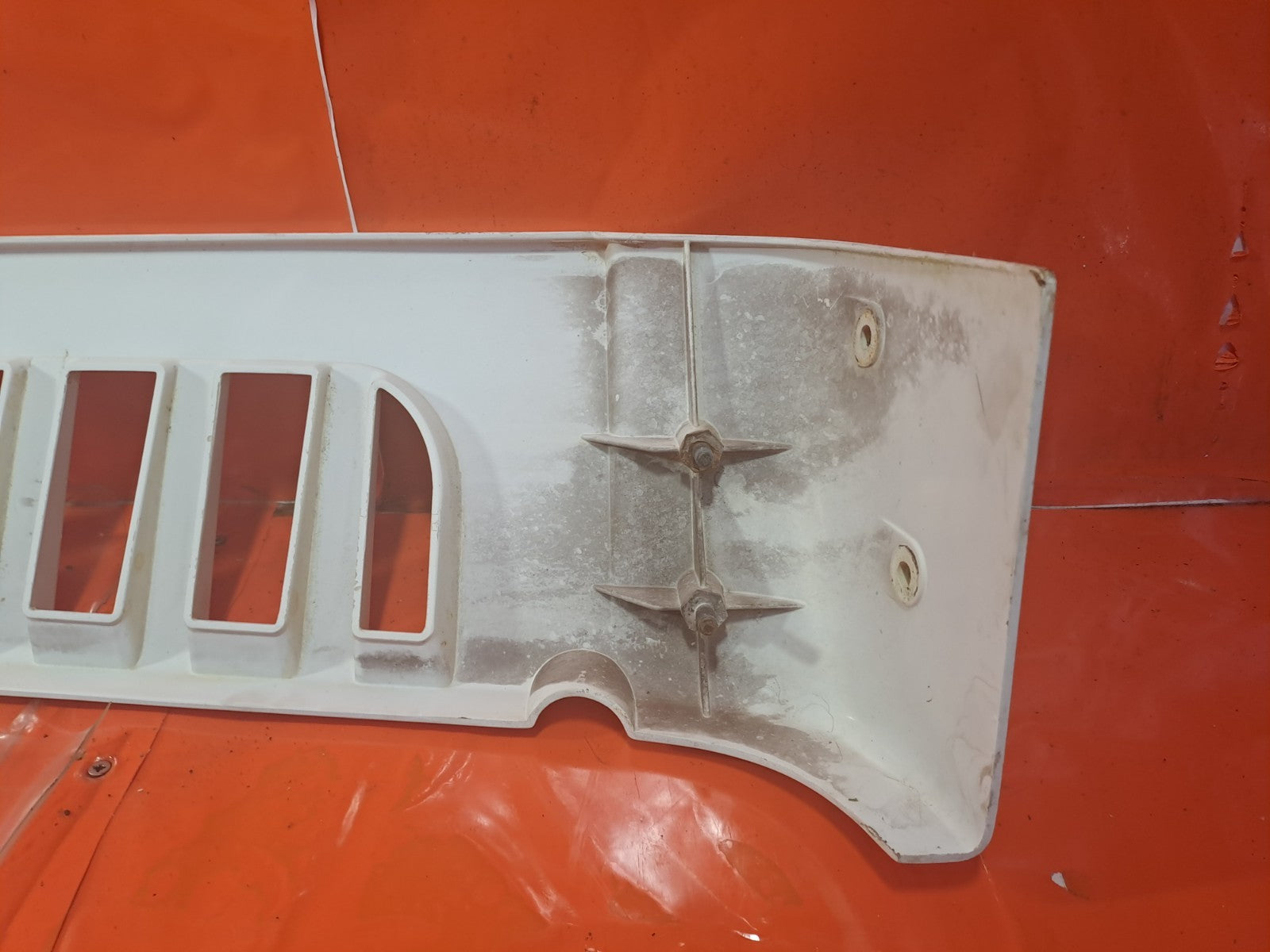 ✅2003 VOLVO FL 5.5D CABIN SIDE SPOILER LEFT 3181179 WHITE + WARRANTY A324 - Image 12