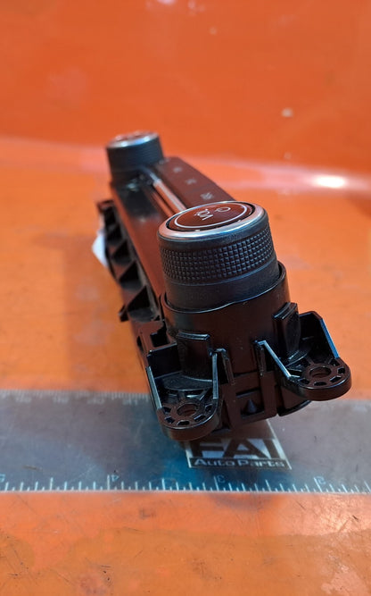 ebay-src:https://i.ebayimg.com/00/s/mtywmfg5otg=/z/xhyaaoswcovnryjd/$_57.jpg