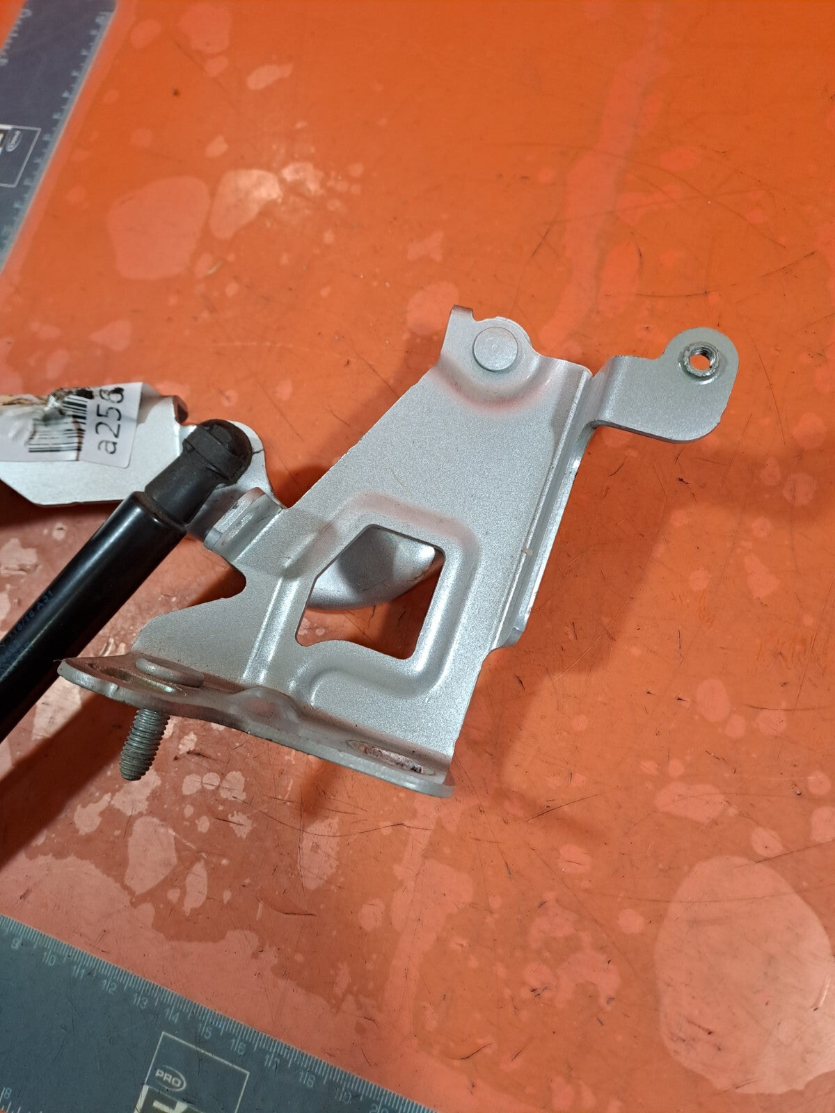 ✅Renault Trafic III Sl27 Sport 2016 1.6 Diesel BONNET HINGE &STRUT &BRACKET A256 - Image 2