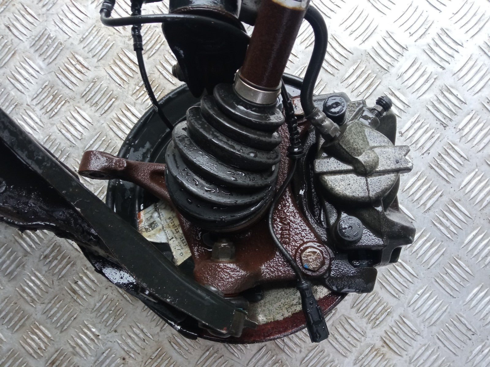 ✅Dacia Duster Journey 1.3 Petrol 2024 Front Left Suspension Leg Hub 8200275528 - Image 3