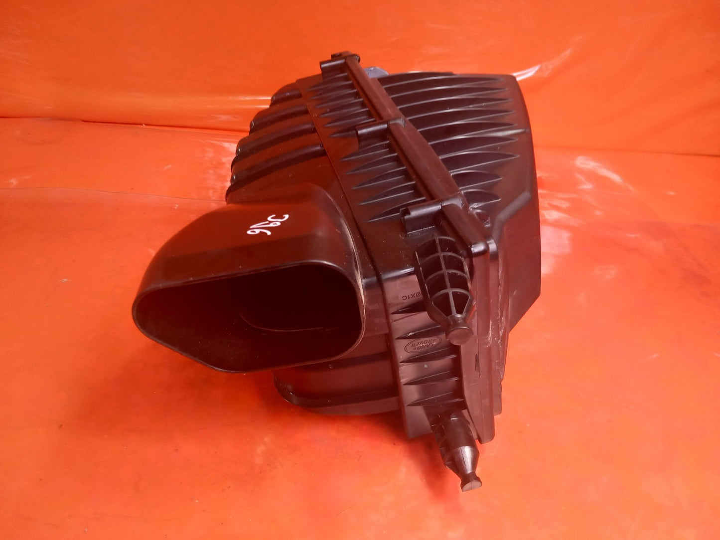 2025 Land Rover Defender L663 Air Filter Box M8B2-9H736-AA Warranty A396 - Image 3