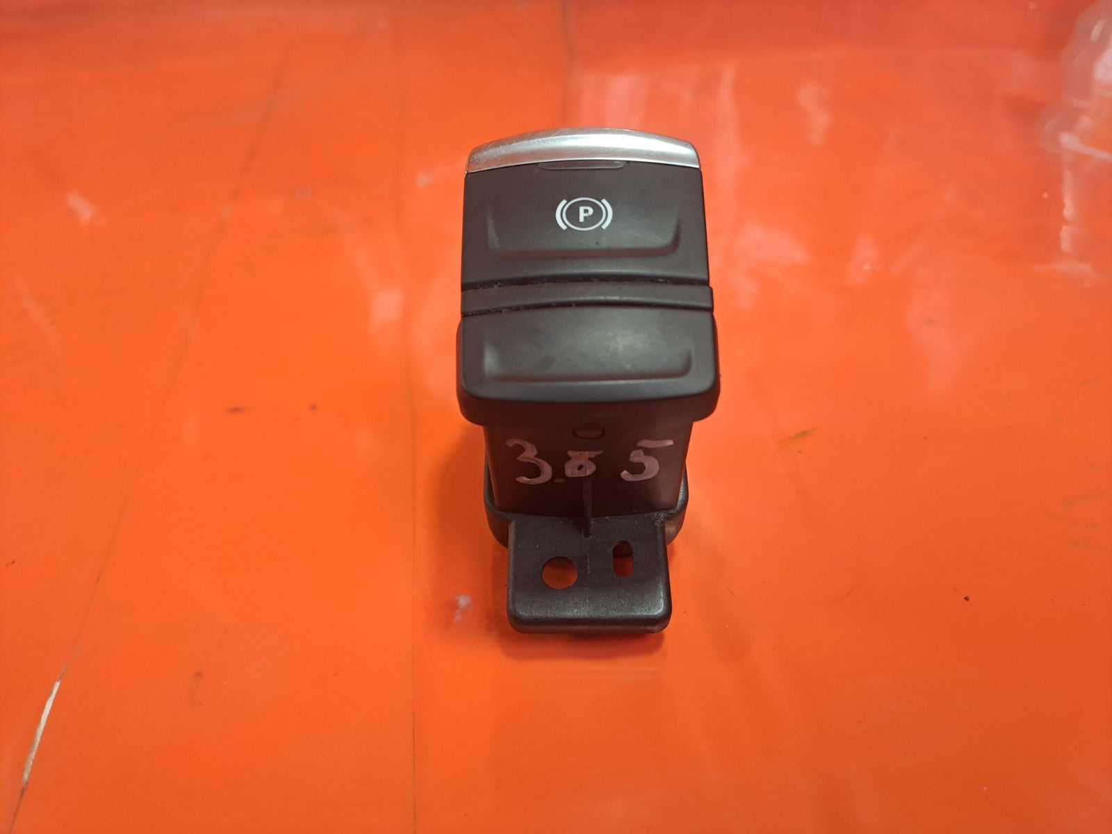✅2021 Renault Captur MK2 Iconic Parking Brake Switch 251758324R + Warranty A385 - Image 2