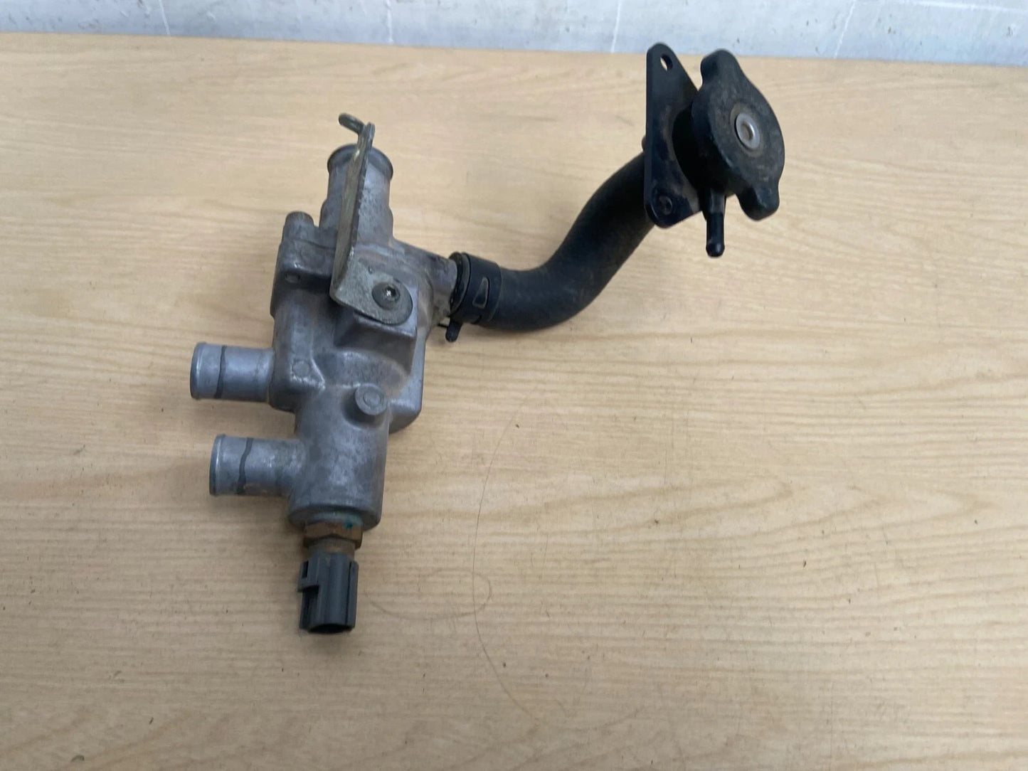 ✅Yamaha XVS 1300 C 1.3 Petrol 2015 Thermostat Housing Assembly Warranty A031 - Image 2
