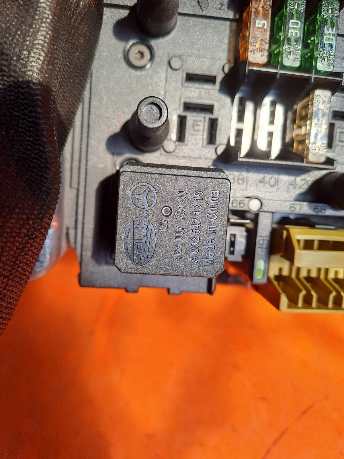 ✅MERCEDES E250 W212 2.1 DIESEL 2011 REAR SAM FUSE RELAY BOX A2129060105 A269 - Image 10