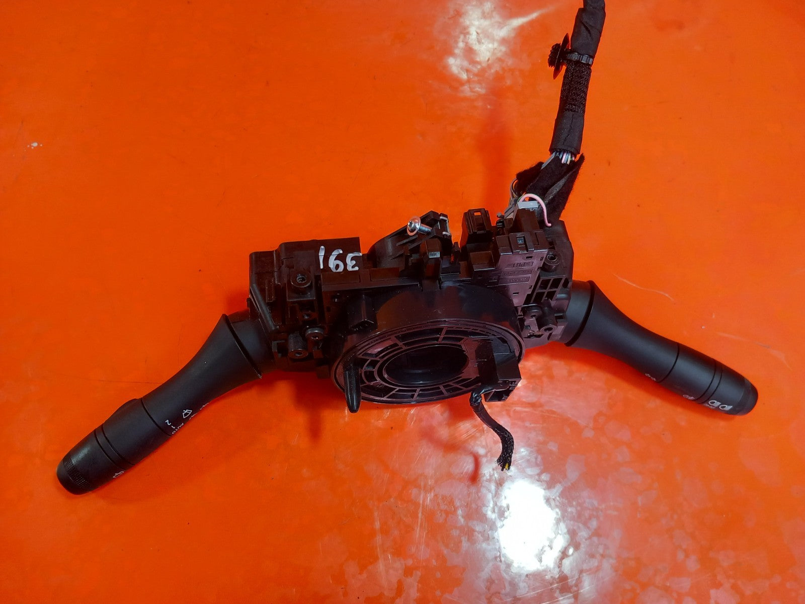 2024 Dacia Jogger Indicator Wiper Stalk Squib 255670975R Warranty A391 - Image 7