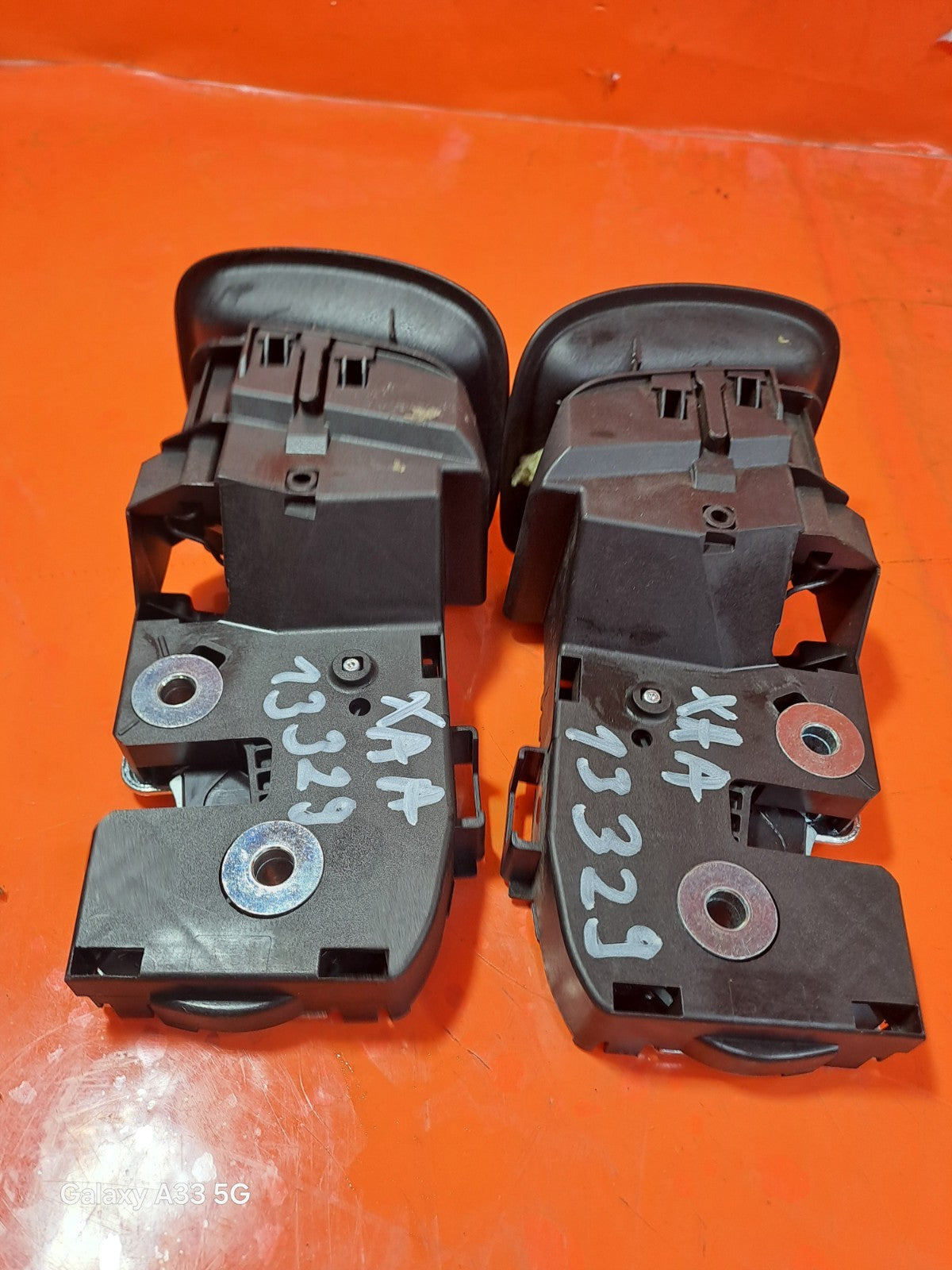 ✅MERCEDES W176 W246 REAR LEFT RIGHT SEAT LOCK SET A2469200172 A2469200272 xAA - Image 3