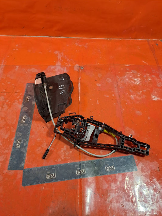 ✅2015 BMW 2 SERIES F22 M SPORT DOOR LOCK FRONT LEFT 7202145 + WARRANTY - Image 1