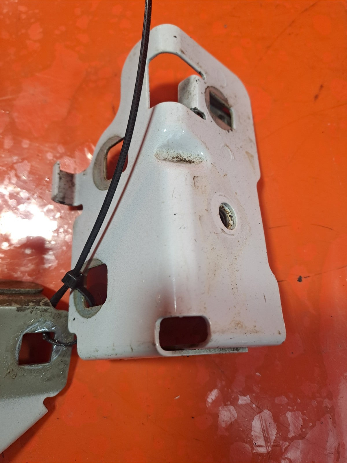 ✅RENAULT ZOE DYNAMIQUE 2015 FRONT LEFT WING BRACKETS 620425323R Warranty A317 - Image 6