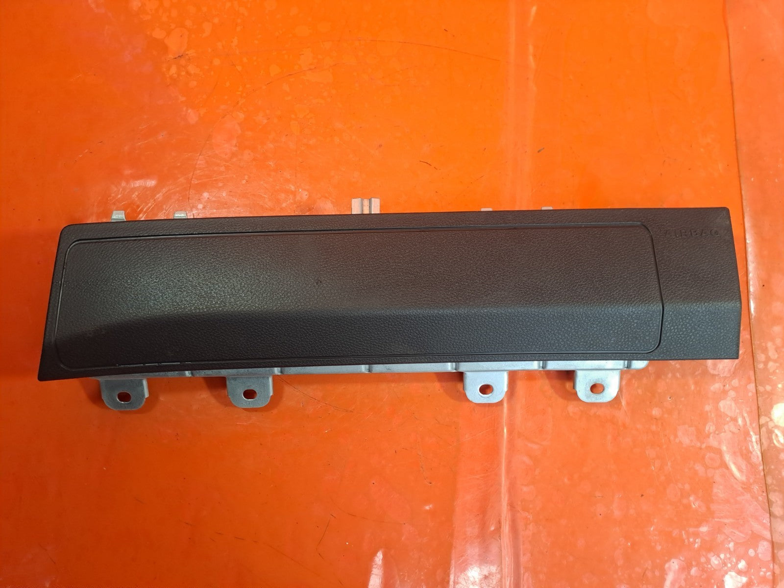 ✅MERCEDES GLA 200D X156 2.1 DIESEL 2016 RIGHT DRIVER SIDE KNEE ARBAG A1768600402 - Image 2