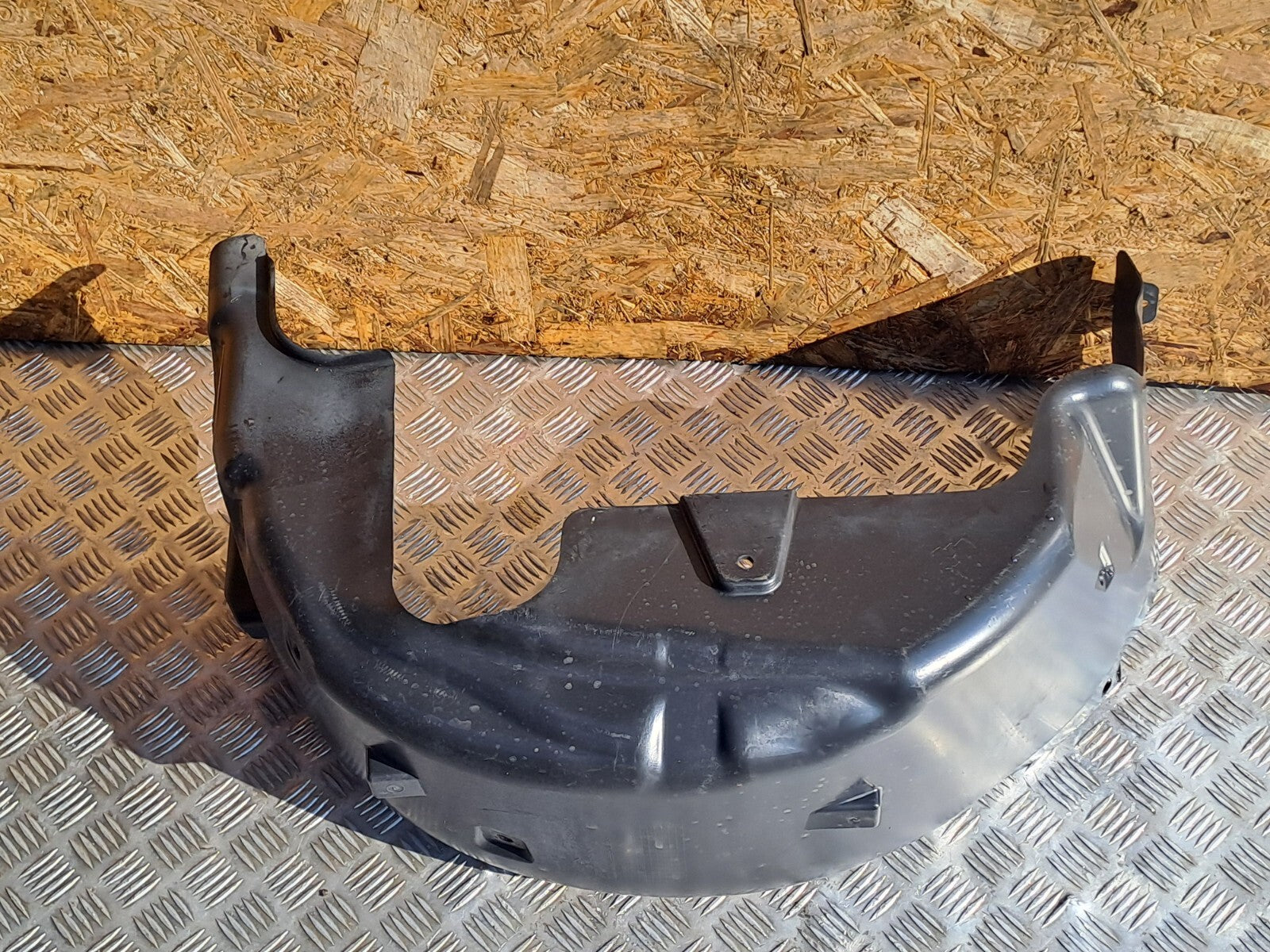 ✅SSANGYONG TIVOLI Elx 1.6 DIESEL 2016 Rear Left Wheel Arch Liner 79736-35000 - Image 1