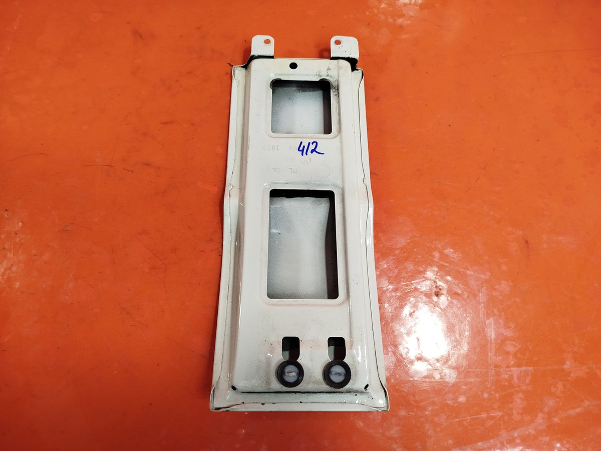 2021 VW Transporter T30 Fuel Filler Flap 7E0853289 White B9A Warranty A412 - Image 4