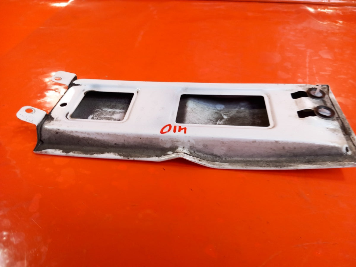 2021 VW Transporter T30 Fuel Filler Flap 7E0853289 White B9A Warranty A410 - Image 4
