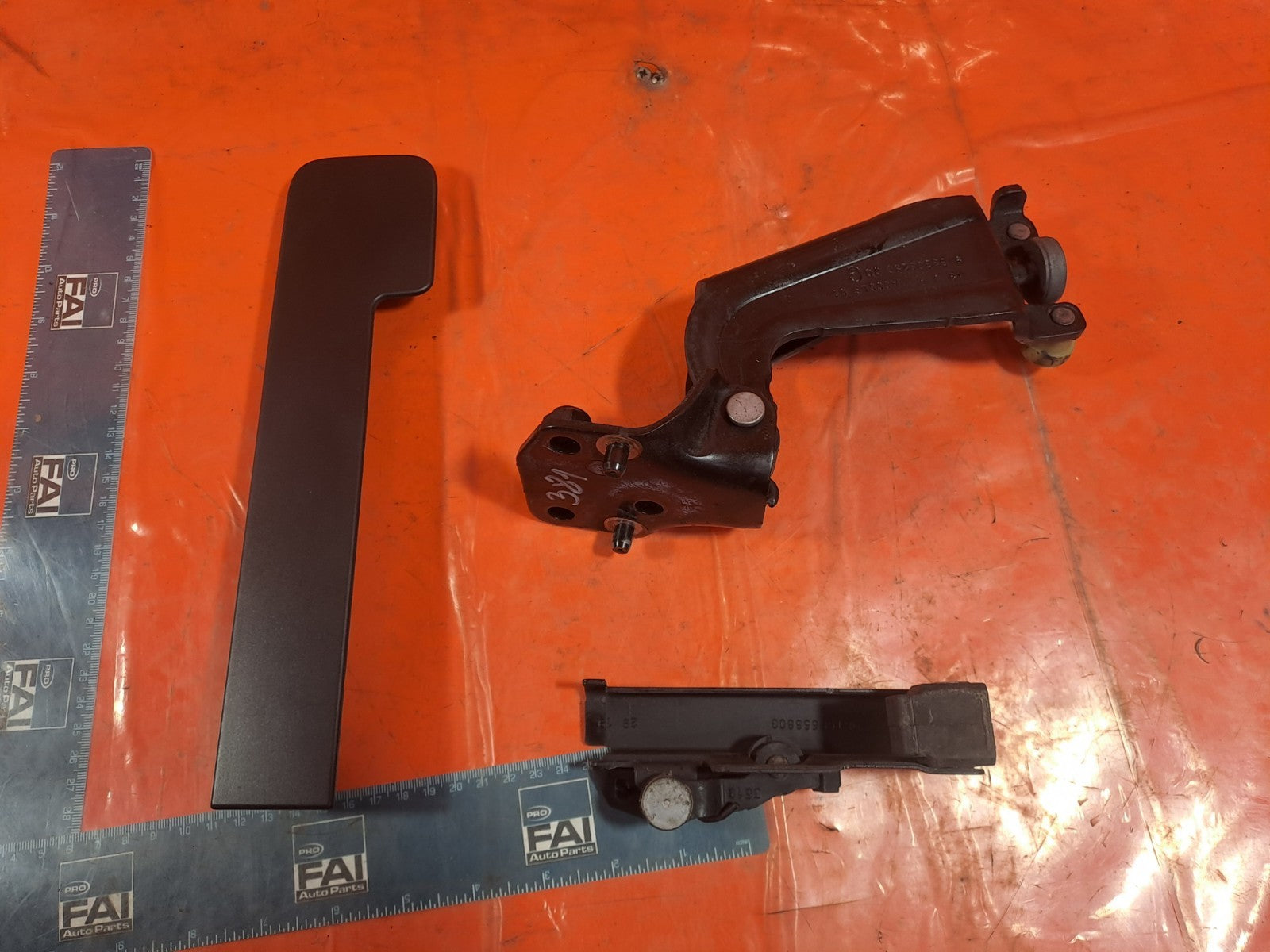 ✅Citroen Berlingo 650 1.5 Diesel 2020 Left Side Sliding Door Rollers 9816965880G - Image 2