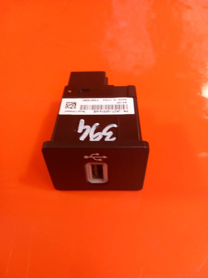 Ford Transit Custom 2.0 Diesel 2021 USB Socket Connector JK2T14F014AB Warranty - Image 2