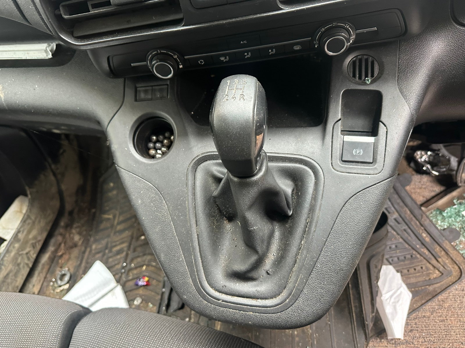 ✅Citroen Berlingo 650 1.5 Diesel 2020 5 Speed Manual Gear Shift Selector A381 - Image 1