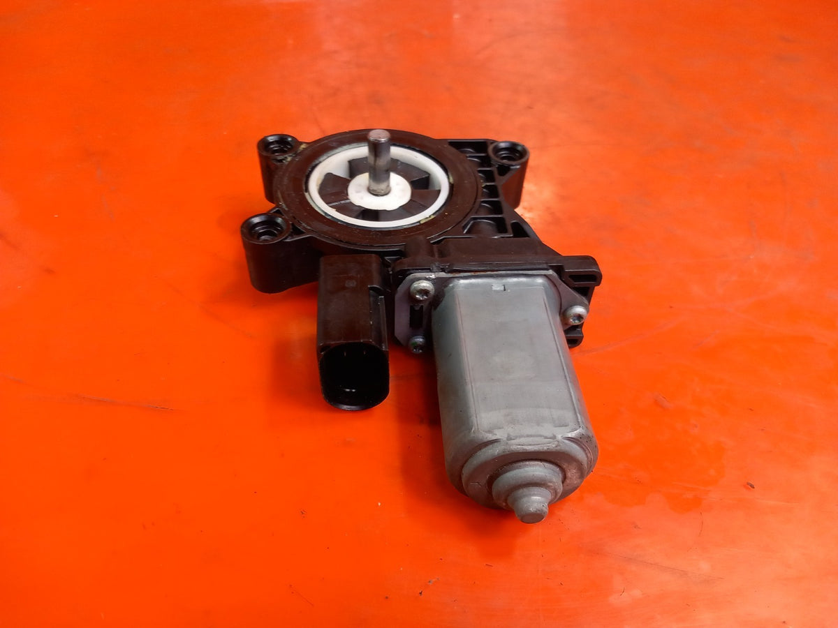 ebay-src:https://i.ebayimg.com/00/s/mtiwmfgxnjaw/z/u8maaesw2npqhfga/$_57.jpg